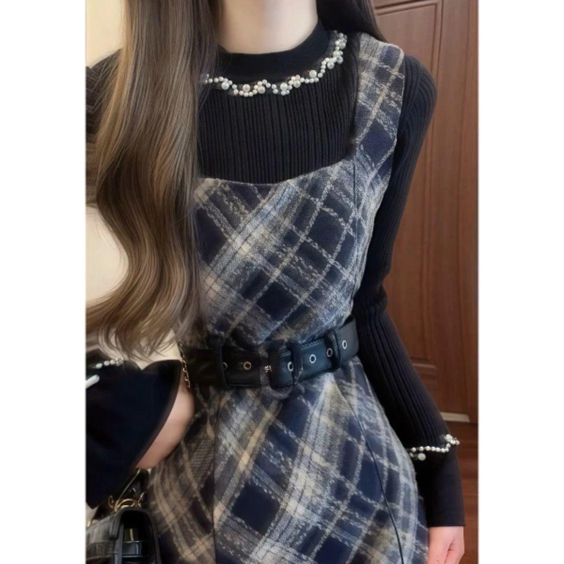 

Plaid Wool Suspender Dress & Bell Sleeve Sweater Set - Slimming Waist, Autumn/Winter. L [Recommended 110-120 pounds]