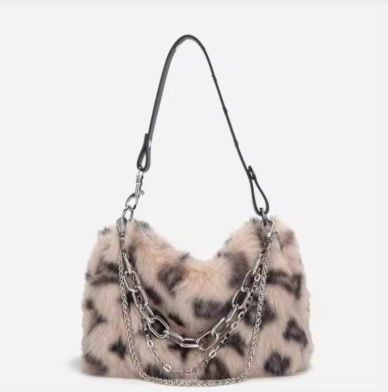 Leopard Print Winter Shoulder Bags for Women Furry Underarm Bag Chain Plush Animal Pattern Evening Totes Purse Crossbody Bag