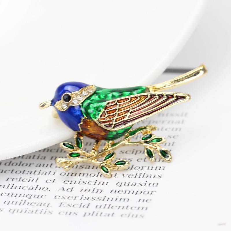 Bird Brooch New Oil Drop Painting Simple Fashion Brooch Pin Suit Temperament Alloy Pearl Neckpin Jewelry