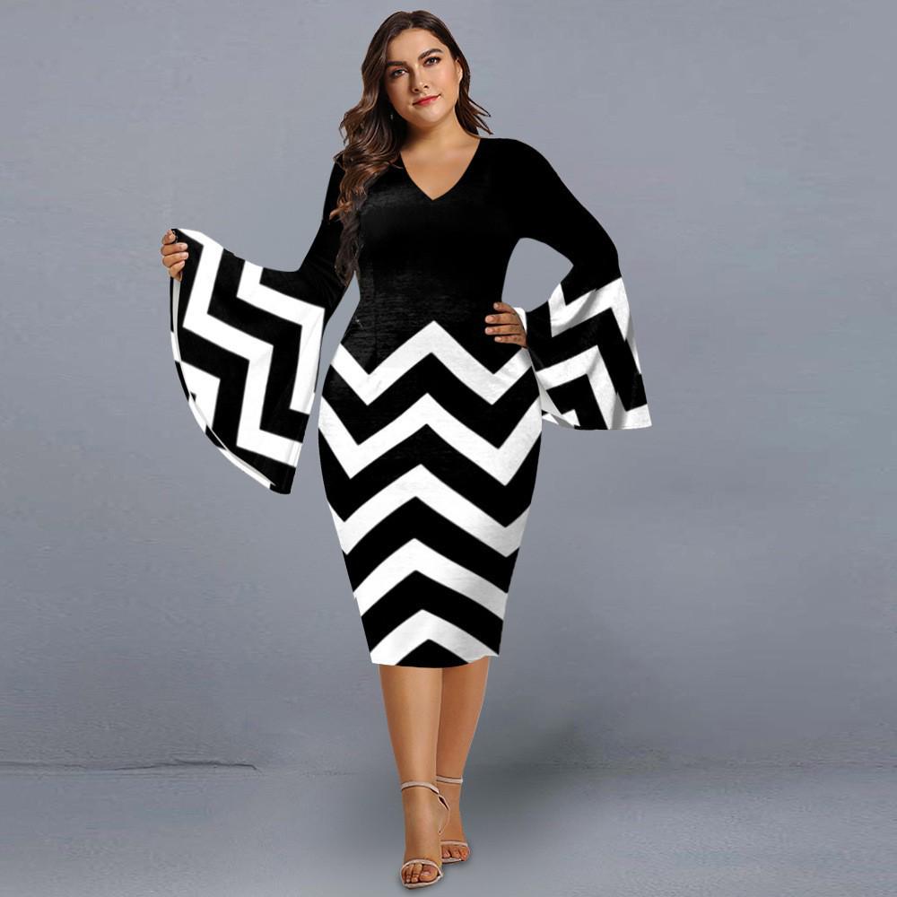 2024 Plus Size V-neck Bodycon Dress with Bell Sleeves and Positioned Print