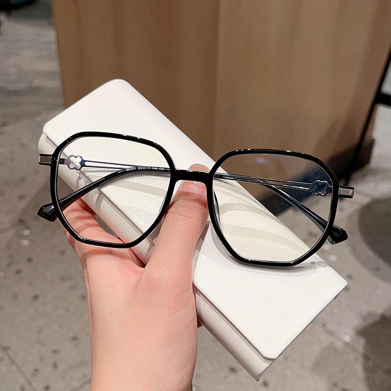 Feminine Glasses with A Polygonal Frame TR90 Can Be Equipped with A Degree.