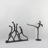 Artigianato in Metallo Figura di Movimento Creativa Sportivo di Immersione Scultura Astratta Nuotatore Statuetta Metallica Decorazione per la Casa