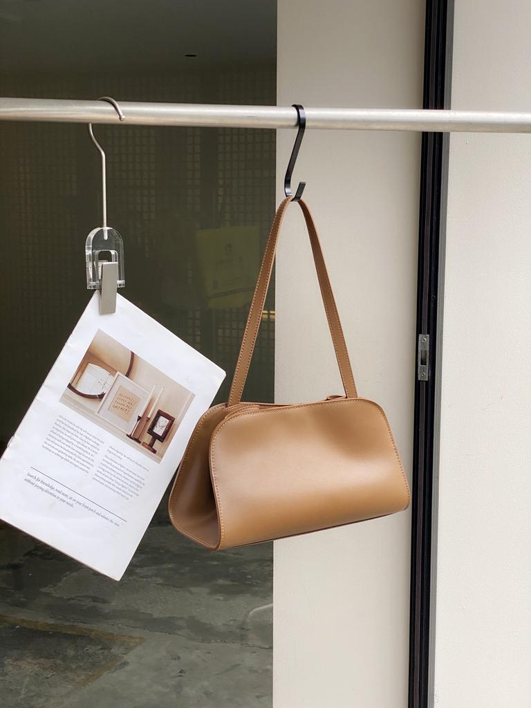 High-end Real Leather Women's Bag With Stylish Underarm Design New Style Stitching Cowhide Handbag Minimalist Fashion Bag Tote Bag Shoulder Bag