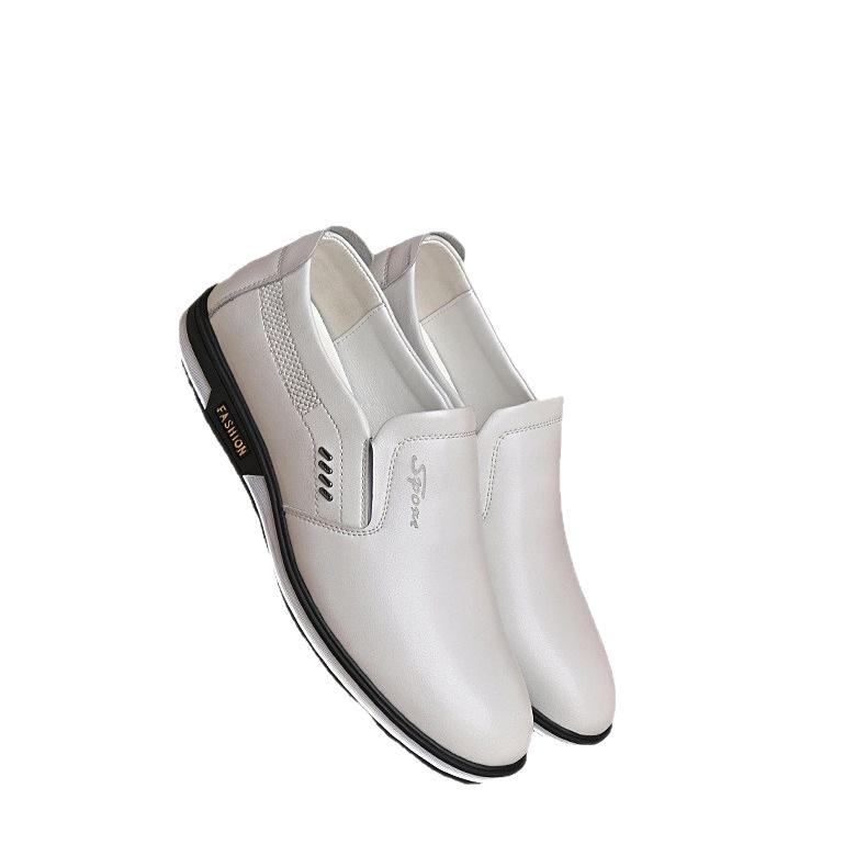 Handmade Men's Slip-On Leather Moccasins: Soft Sole Formal British Style for Commuting
