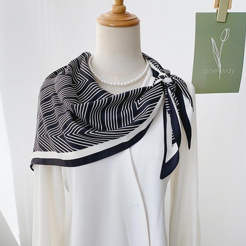 Stylish thin triangular scarf, multi-functional belt, professional wear scarf, women s high-end fashion line printed silk scarf Edge*bottom: 87*130cm