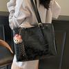 Spring and summer new casual Korean version cute embossed simple wind tote bag large capacity fashionable commuter shoulder women's bag
