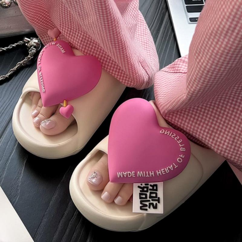 Fashion 2025 New Summer Platform Heart Love Beach Women Sandals Fashion Non-slip Soft Flats Women Shoes Sweety Slip In Women Slippers