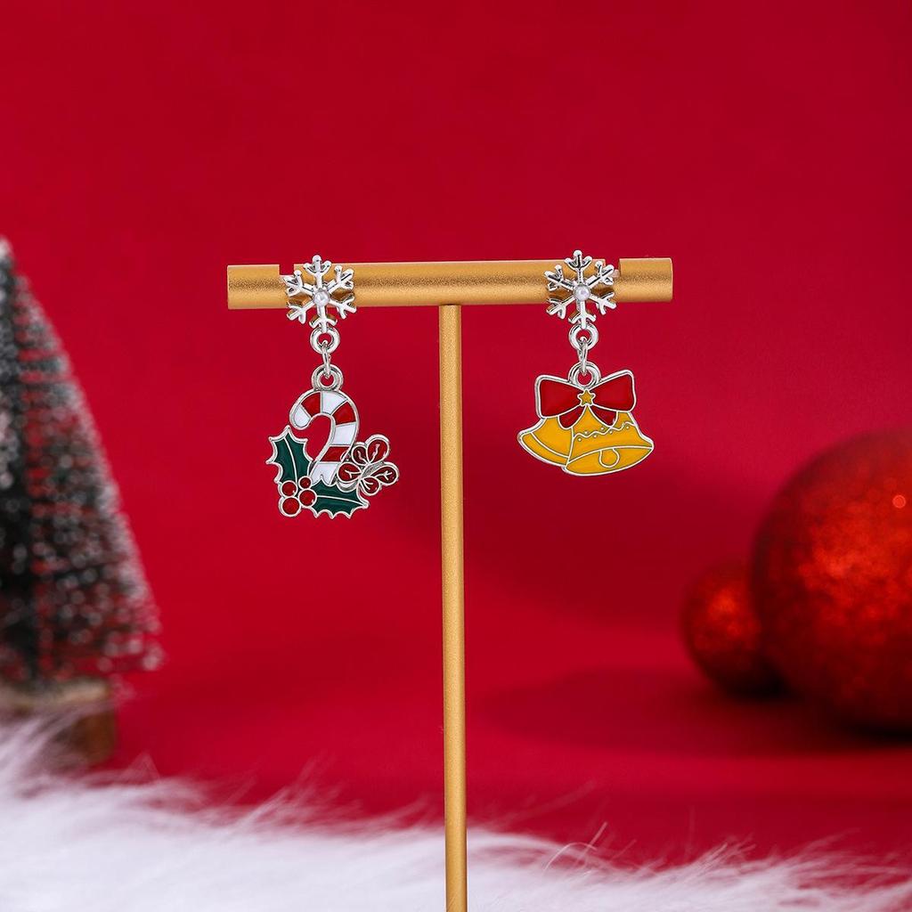 Grenzüberschreitende festliche asymmetrische Ohrringe mit Weihnachtsmann und Rentier