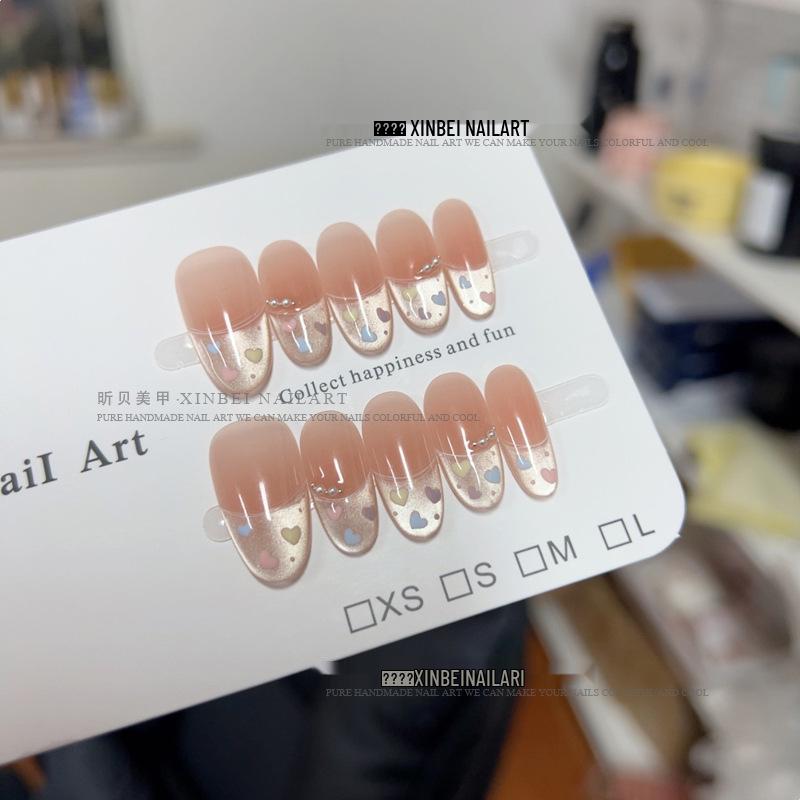 

Sweetheart Colorful Hand-Painted Heart Cat-Eye Nails - Minimalist Spring/Summer Whitening Style for Daily Commute