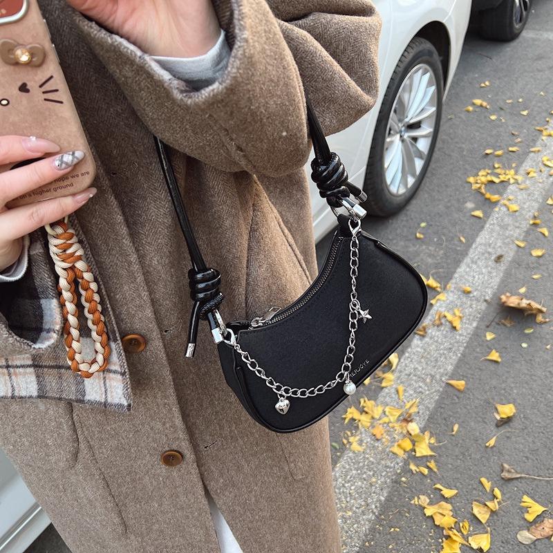 Women's Small Bag 2025 Winter New Exquisite Chain Shoulder Bag Solid Color Casual Simple Messenger Bag