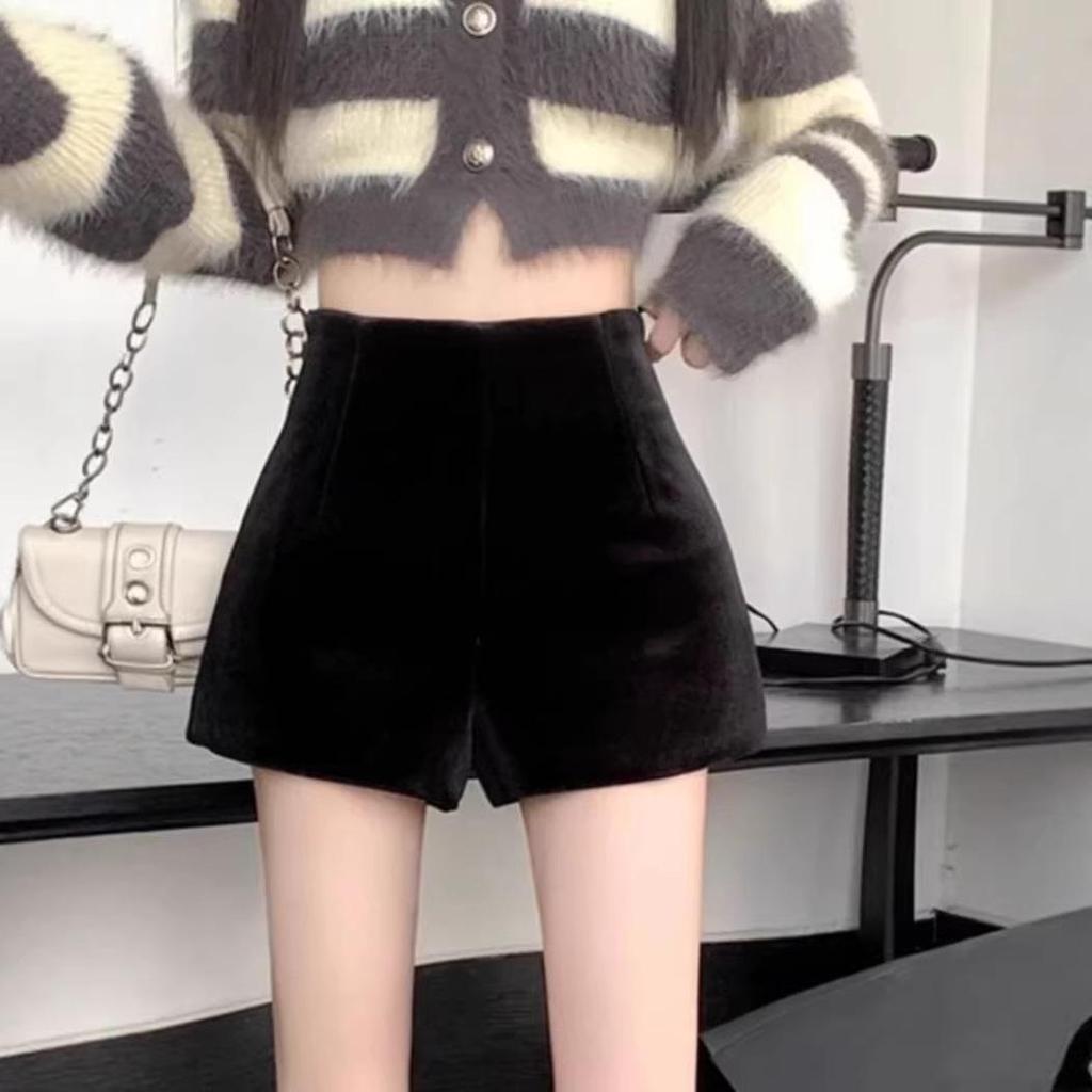 Women's Petite High-Waist Black Velvet Shorts - Autumn/Winter 2025 Collection