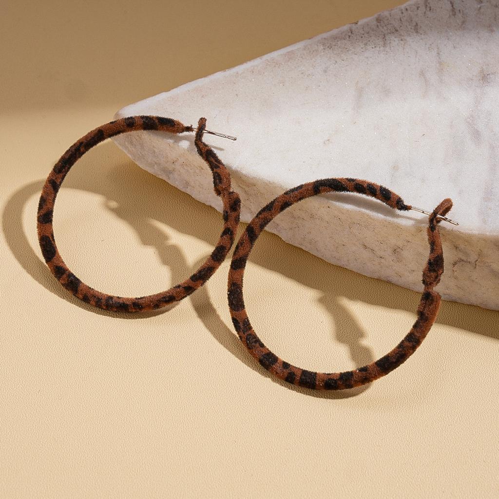 Maillard Retro Leopard Print Geometric Round Earrings Light Luxury High-end Stud Earrings Autumn and Winter Niche Temperament Earrings