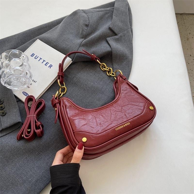 

Luxurious Brown Vintage Crescent Bag For Women Stylish Retro Shoulder Purse For Fall Fashion красный
