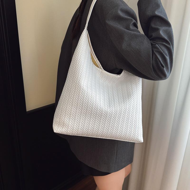 Woven Underarm Bag Women's New Simple Shoulder Bag Large-capacity Commuter Tote Bag