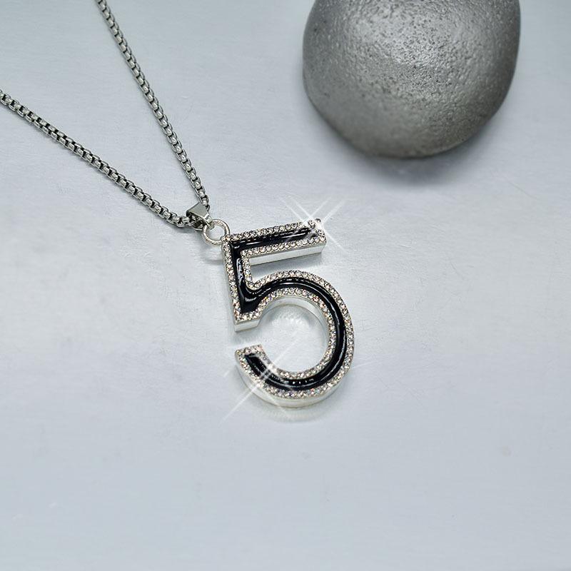 

Цифры, Буквы 5 Ожерелий, Микро-Инкрустация Цирконом Хип-Хоп Модели, Простой И Модный Быстрый Волос