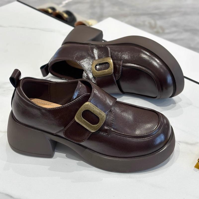 

2025 новые весенне-осенние кожаные лоферы на платформе женские с глубоким вырезом, круглым носком, маленькие кожаные туфли, в британском стиле, на высоком каблуке, одинарные туфли 40 коричневый