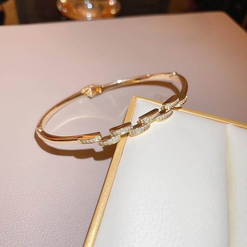 Super Flash Zircon Round Heart-shaped Flower Multi-layer Open Bracelet Exquisite and Beautiful Bracelet Light Luxury Jewelry Women