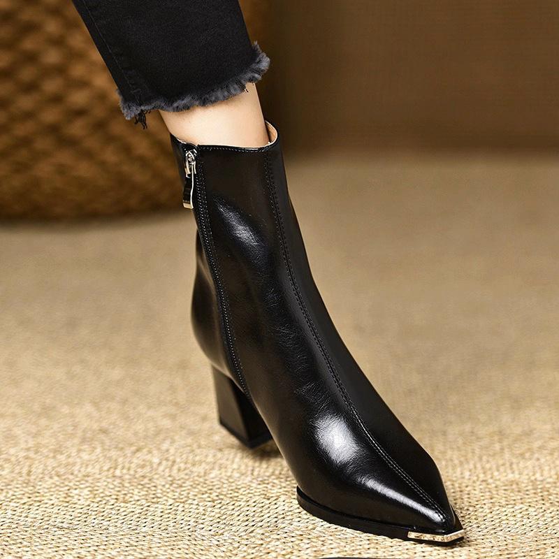 Maillard Retro Fashion Metal Pointed Thick Heel Fashion Leather Boots Autumn and Winter New Velvet Versatile Temperament Short Boots