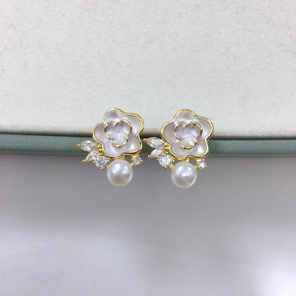 Zhuji Pearl French Classic Camellia Freshwater Pearl Stud Earrings Fashion High-End Women's Jewelry.