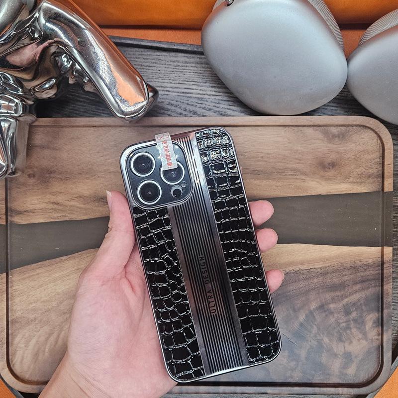 

Подходит для чехла для телефона Apple 15promax, узор из крокодиловой кожи iPhone14PM полная упаковка, бизнес мгновенно превращается в Porsche 13 iPhone 15 Pro max 6.7 inches