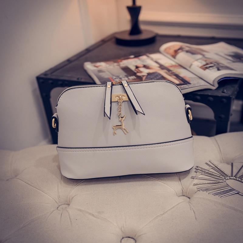 Elegant Women Handbag Shell Tote Purse With Premium Quality Materials And Timeless Design