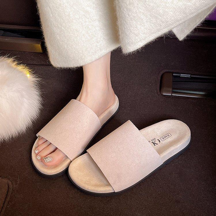 French Retro Flat-bottomed Casual One-word Slippers for Women's Summer Wear 2025 New Seaside Vacation Beach Cool Slippers