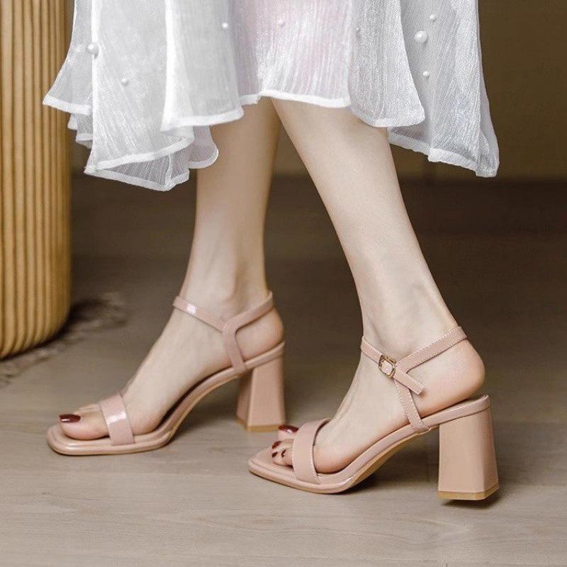 Naked pink high heels for women's summer new simple and gentle fairy style skirt with open toes square head sandals for women
