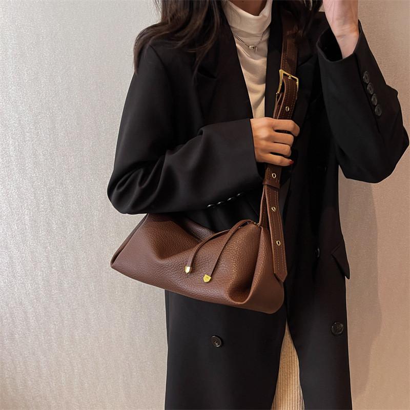 Ielgy Ladies High-End Texture Large Capacity Fashion Niche Design Cross-Body Pillow Bag