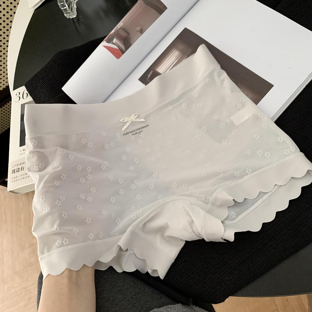 Girl Summer Lace Jacquard Flower Flower Breathable High Play Ice Silk Middle Waist Flat Angle Briefs