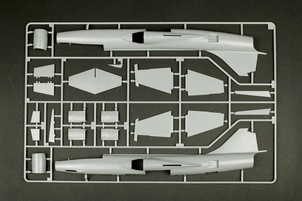 PLATZ 1/48 Scale Air Self-Defense Force F-104J Starfighter "Glory" Air Combat Competition 1980 205th Squadron Plastic Model AE-41 (Airplane)