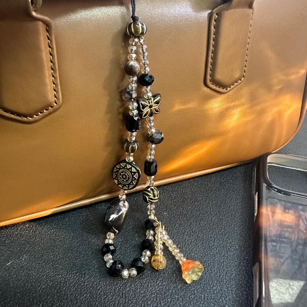 Vintage Phone Strap Beaded Pendant Women Elegant Luxury Short Anti-Loss Camera Chain Mobile Lanyard