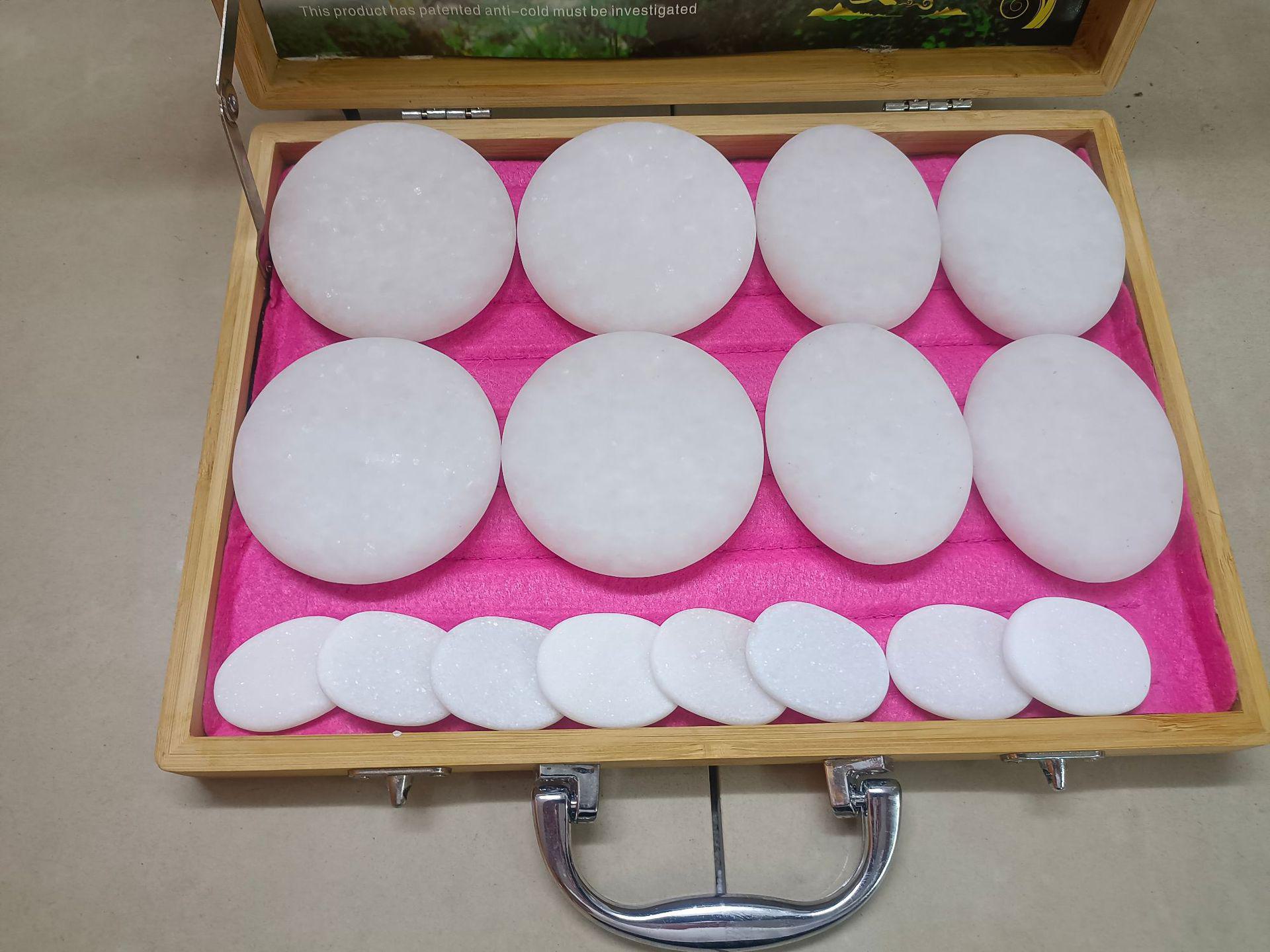 

Набор из 16 предметов: энергетический нефритовый нагреватель и массажный набор с эфирными маслами 16-piece set + small heated bamboo box белый/нефритовый