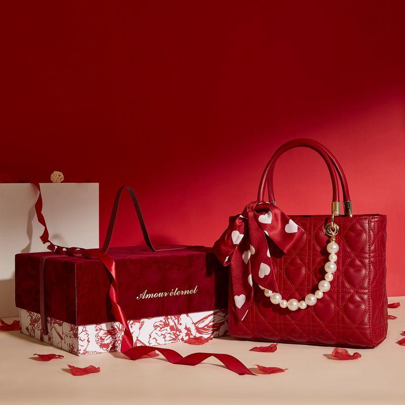 

Wedding Bag Female Bride Wedding Red Bag Niche Style Fancy 2024 New Arrival Large Capacity Usually Available Western Style Wine Red Gift Box Suit