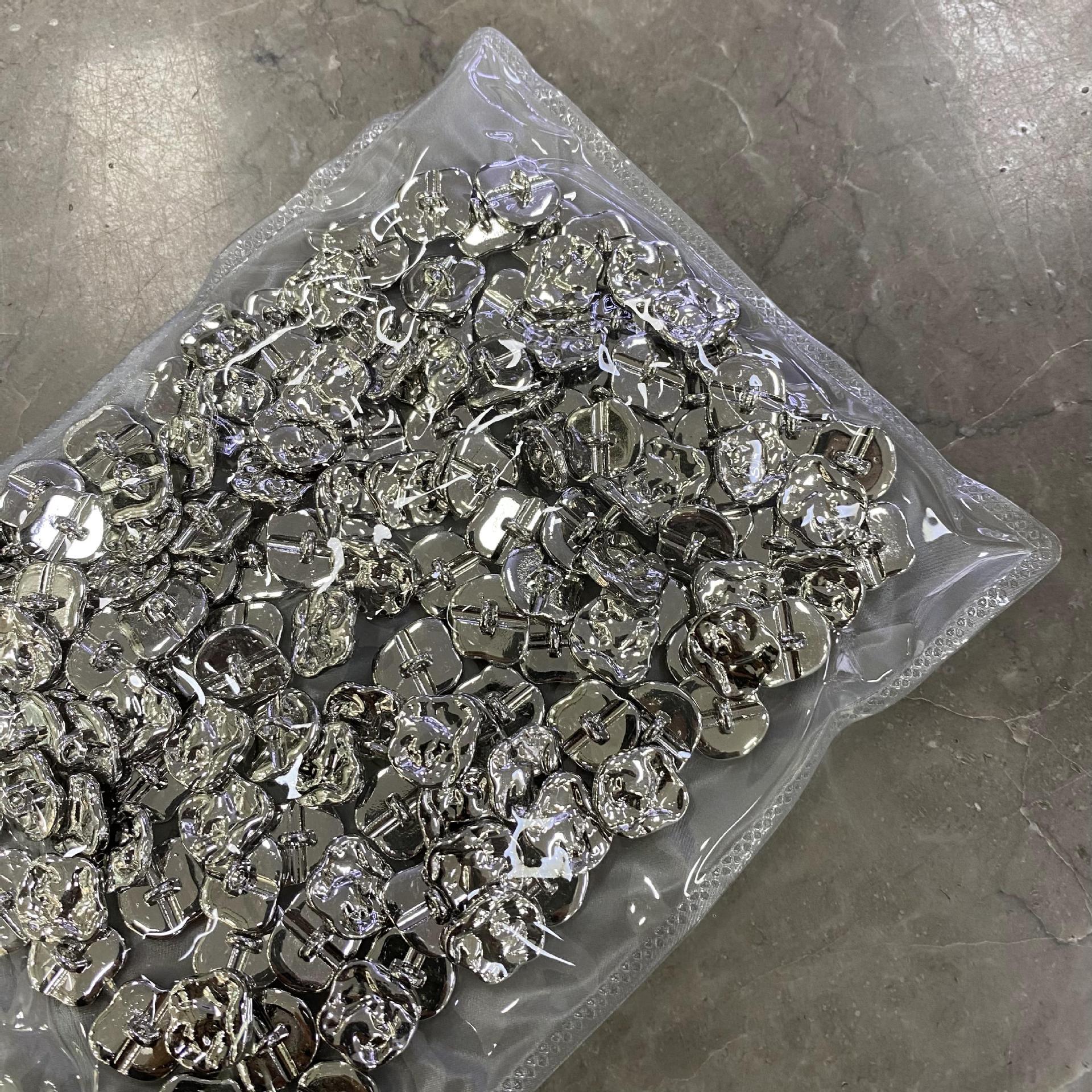 

ESSTUDIO Кардиган с волнистой вязкой во французском стиле с металлическими пуговицами