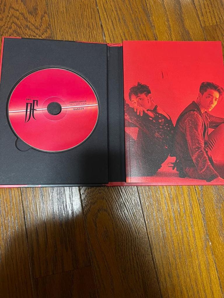 [USED] First limited edition Red verD&E DANGER 3rd mini album