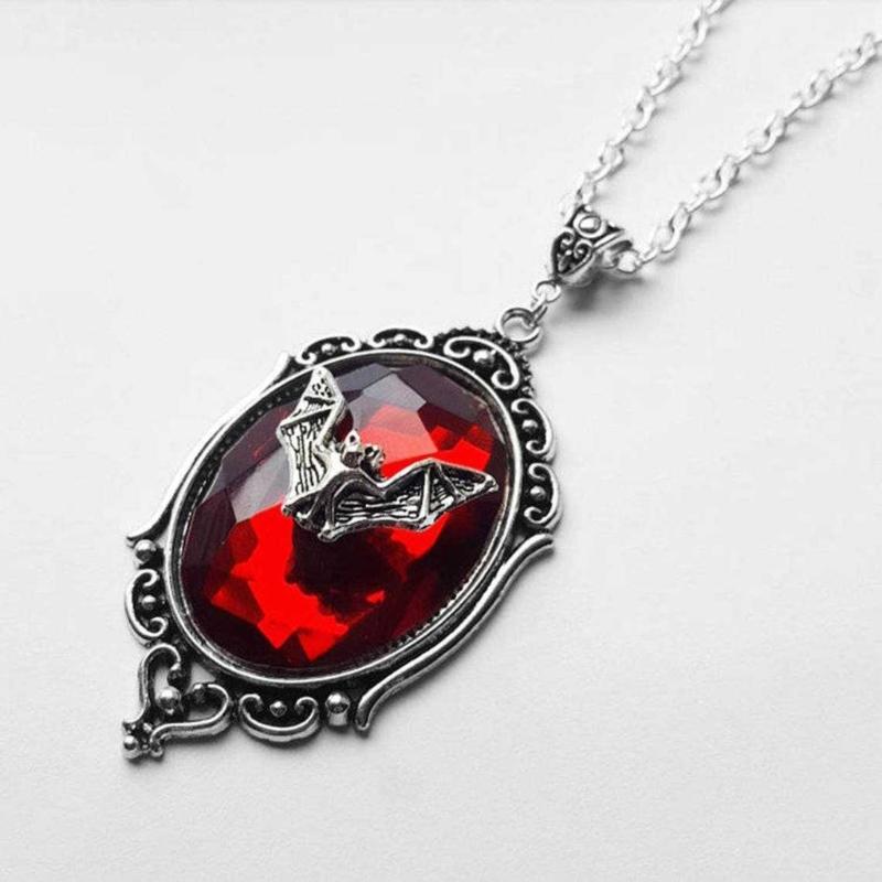 Bat Glass Pendant Necklaces Small Bat Pendnat Necklaces Halloween Pendant Choker Jewelry Party Jewelry for Men Women
