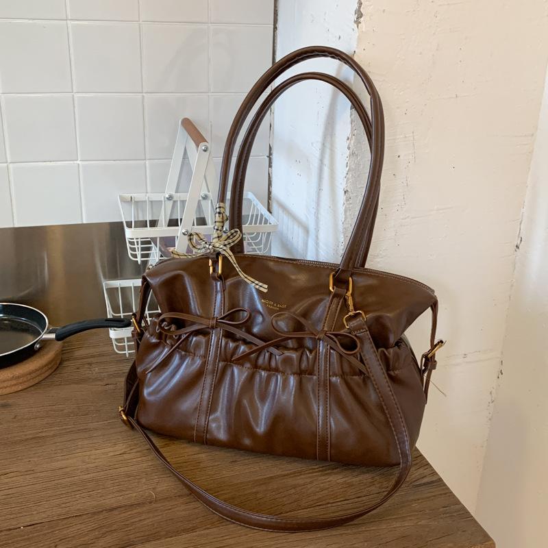 Retro pleated underarm bag women's new trendy portable bowling bag large capacity shoulder tote bag