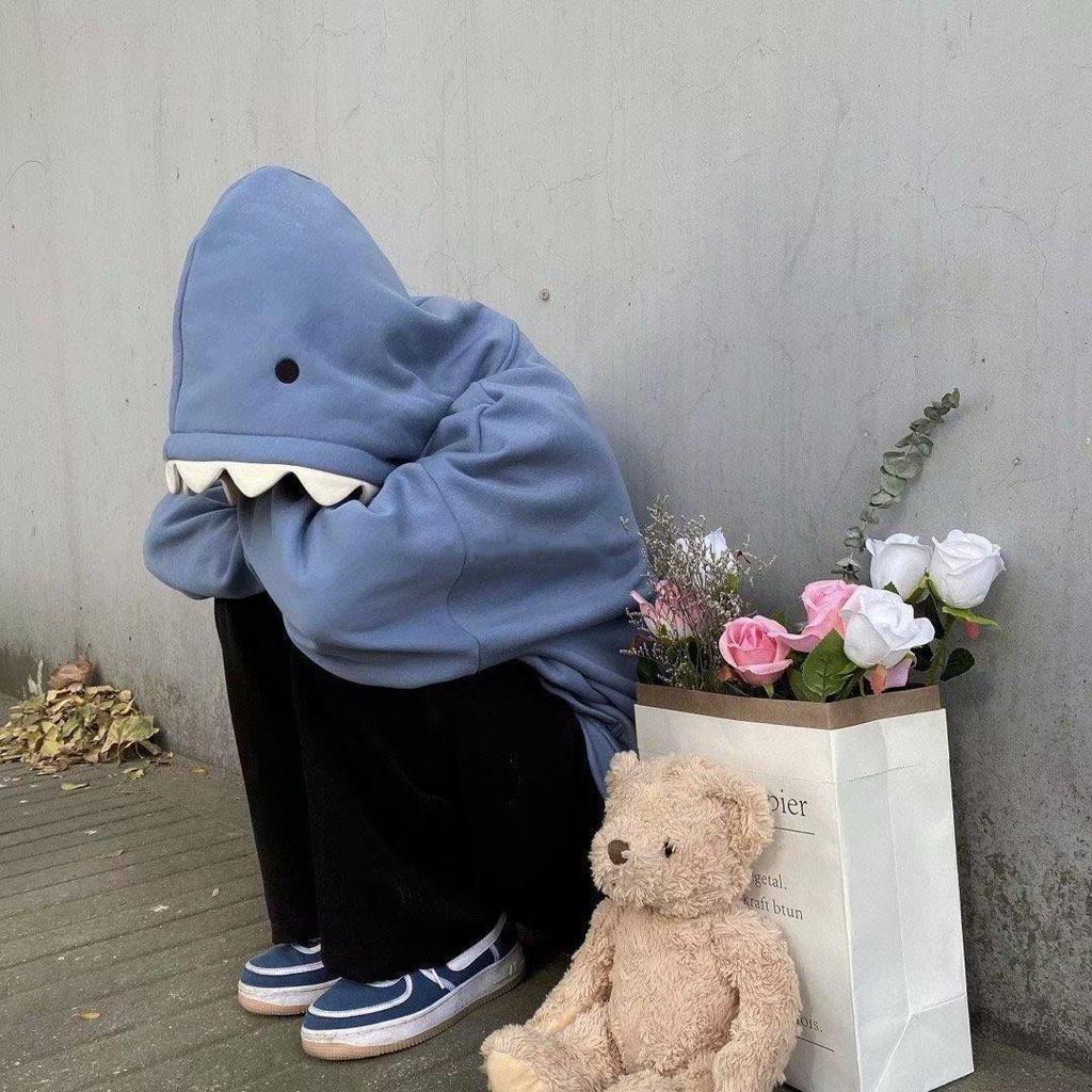 Unisex Shark Hat Sweatshirt: 2021 Autumn/Winter, Velvet-Lined, Loose Fit, Humorous Design for Couples and Students