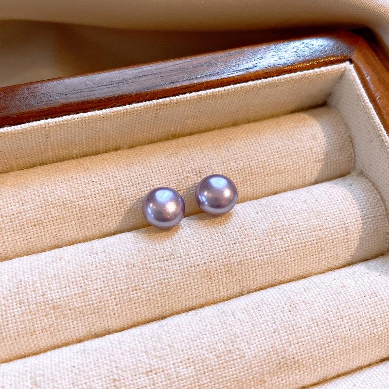 Пурпурные серьги-пусеты с жемчугом и стразами