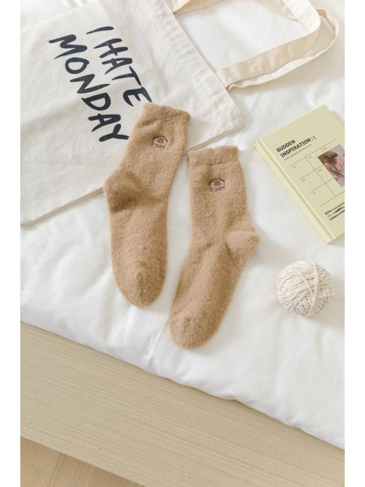 Capybara Wool Plush Mid-Calf Socks for Women - Thick, Warm Autumn/Winter Sleep and Postpartum Socks