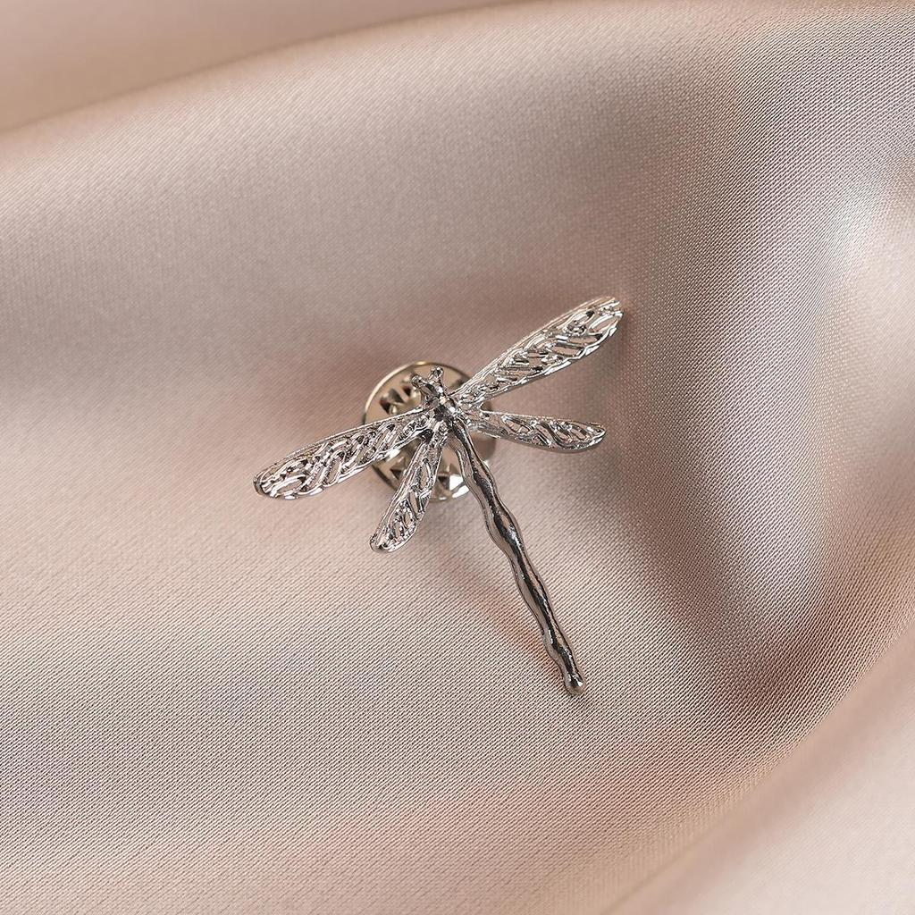 2024 Women's High-Grade Anti-Exposure Brooch: Stylish, Niche Design Clothes Pin.