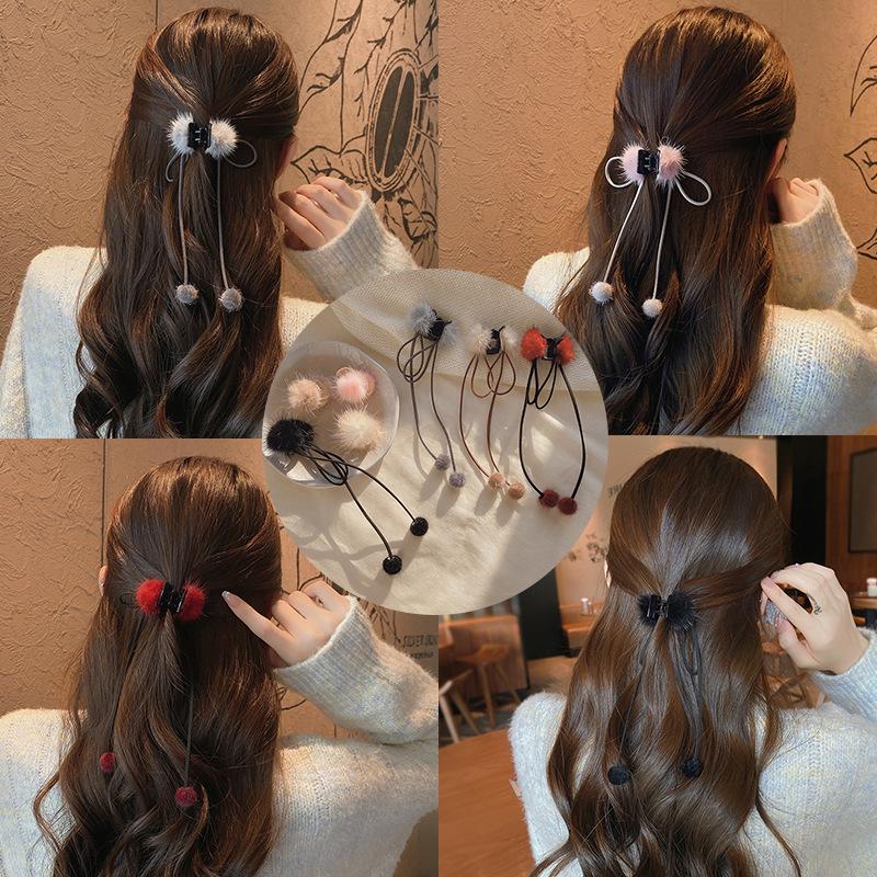 

Elegant Korean-Style Plush Hairpin: Celebrity-Inspired BB Side Clip