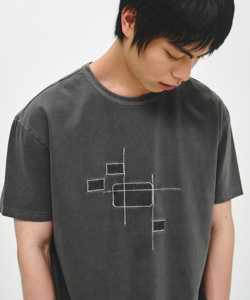 INTEMPOMOOD Distortion Graphic T-Shirt_Charcoal