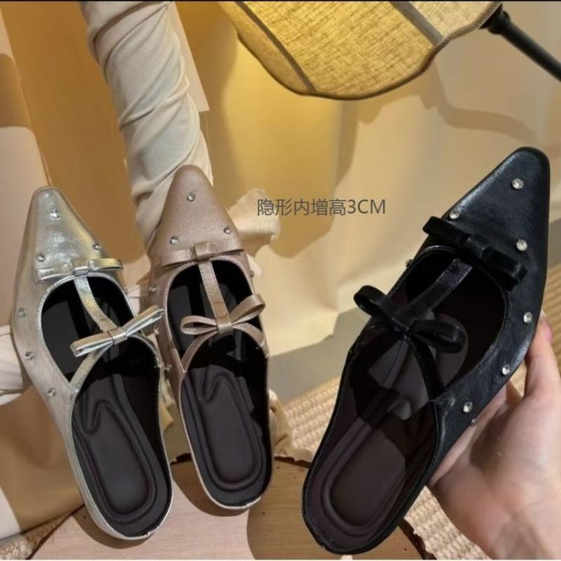 Mode Nouveau Style Populaire Rivet Pointu Talon Fin Baotou Demi Mule Femme Talon Moyen Bouche Peu Profonde Chaussures Mueller Paresseuses Zapatos Mujer