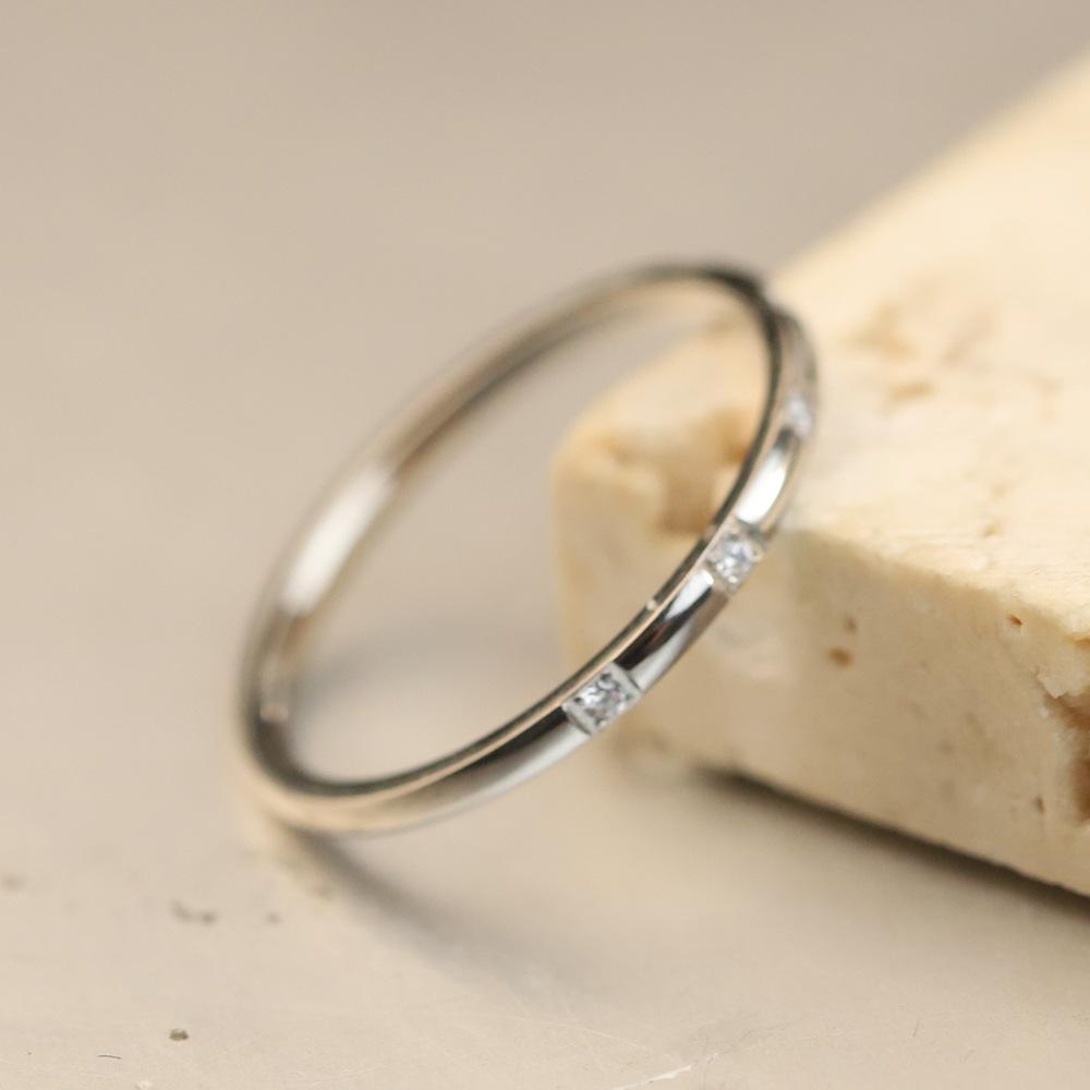 1Pcs Stainless Steel Thin Ring with Six Zirconia Stones - a Simple and Fashionable All-purpose Ring Accessory