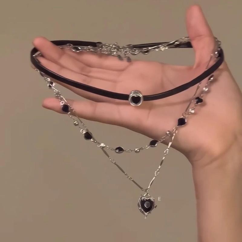 Sweet Cool Aesthetic Stackable Black Rope Necklace with Alloy Heart Charm for Layer Look Enthusiasts
