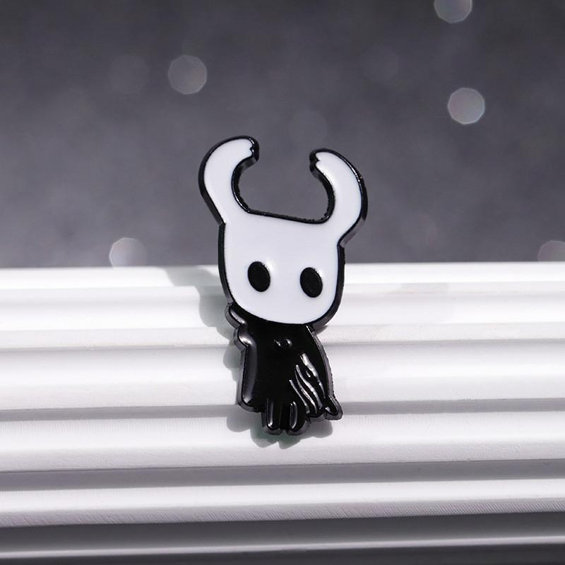 Cartoon Trendy Game Inspired Brooch Artistic Animal Pin For Fashion Enthusiasts