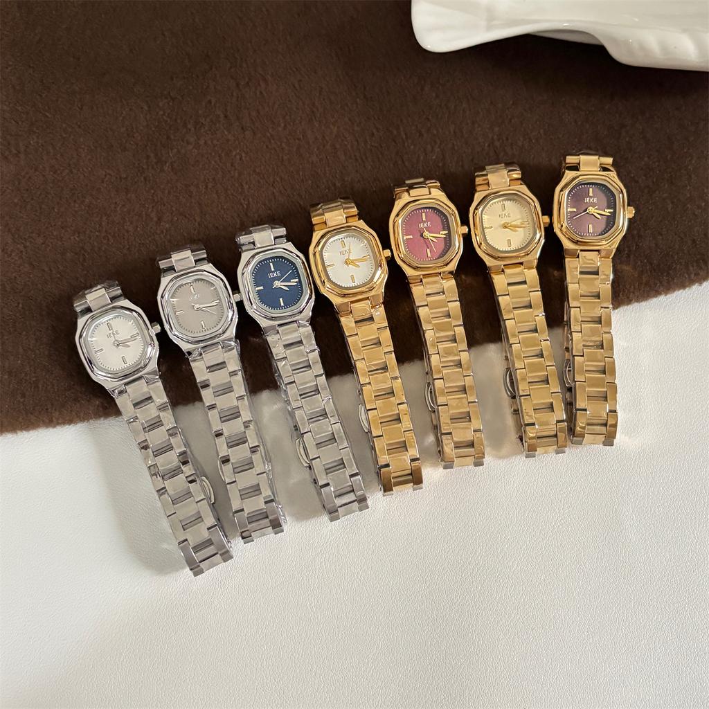 Retro Watch Design With Small Dial, High-End Temperament, Simple And Fashionable, Gold Quartz Watch For Women, A Gift For Women