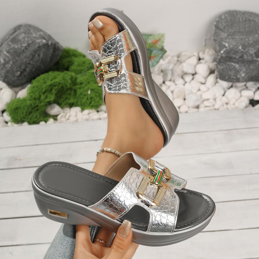 Fashion Slippers 2025 Summer New Women's Flat Sandals Wear Non-slip Simple and Versatile One-word Drag 2025