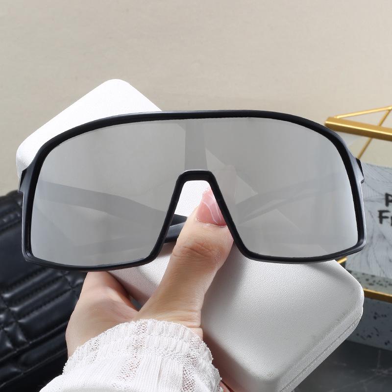 Trendy Iridescent Sports Sunglasses - Stylish Cycling  Mountaineering Glasses for Men  Women